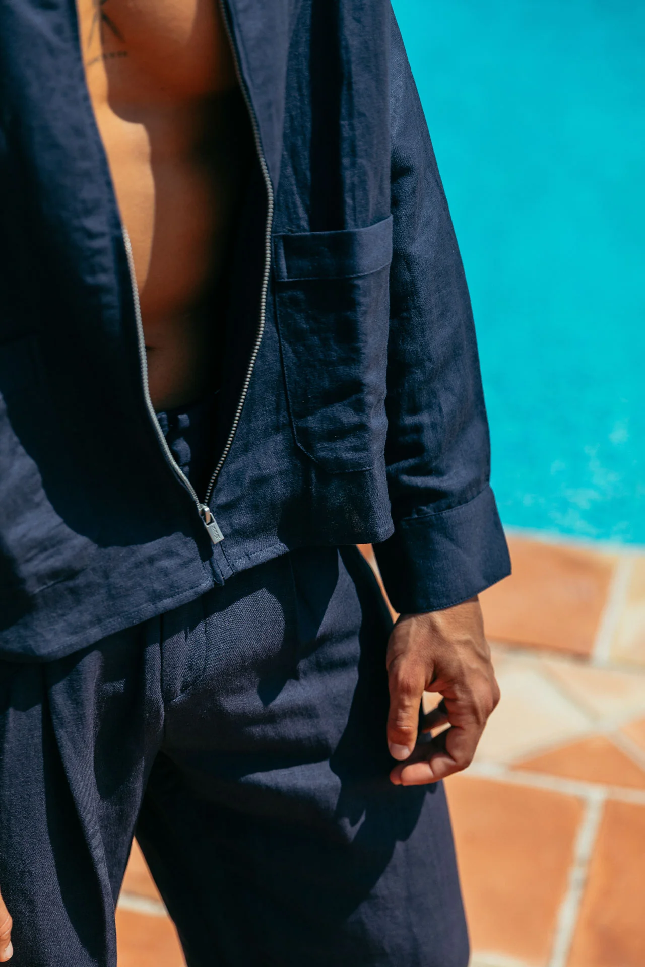 Emile Linen Zip Shirt - Image 8